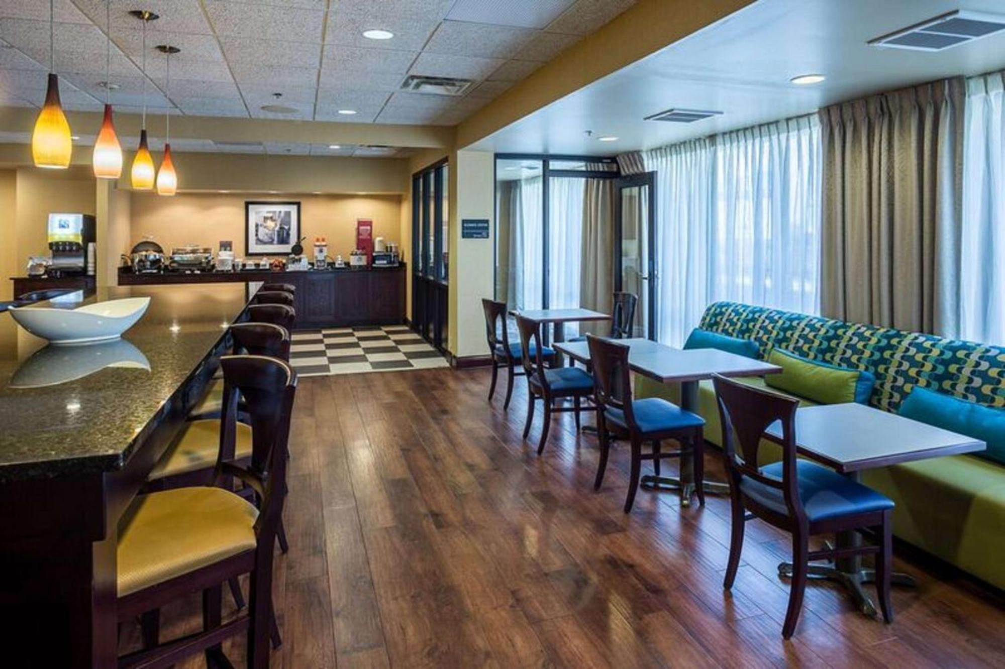 Hampton Inn Somerset Ngoại thất bức ảnh